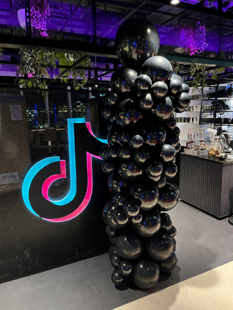 balloon stand better